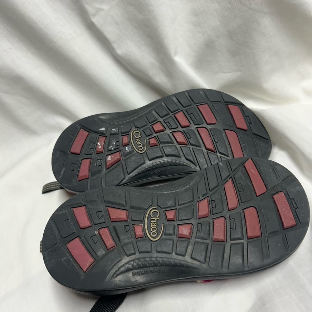 Youth Chaco Z2 sandals youth size Y 1 Pink /green , Hiking, Swimming, EUC Kids - Picture 9 of 9